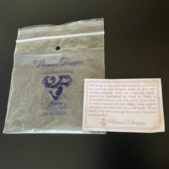 Premier Design Beaded Necklace - Picture 3 of 4